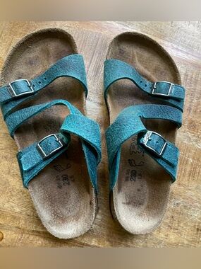 Birki’s by Birkenstock Salina Teal Green Nubuck Strappy Sandals Size 35 (4-4.5).